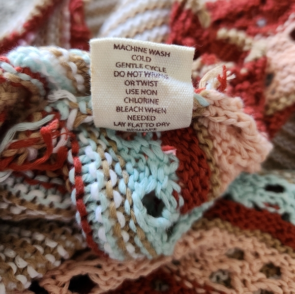 Short sleeve off the shoulder crop tie up crochet top - Picture 6 of 6